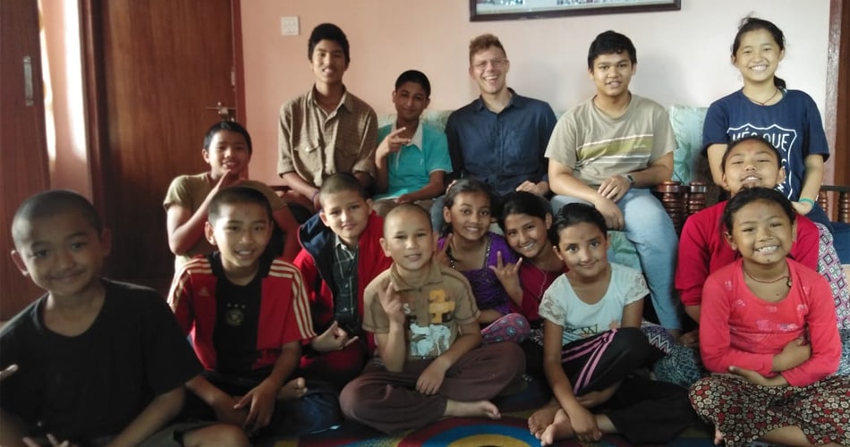 volunteer nepal guide